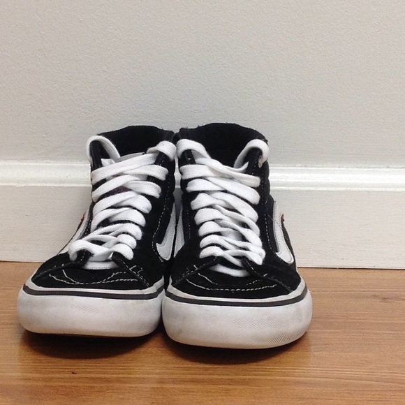 Vans - Picture 2 of 8